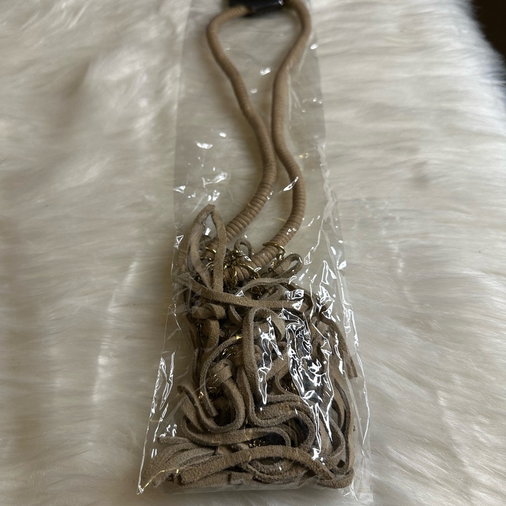 🩷5/$10 Elegant Tan Women's necklace